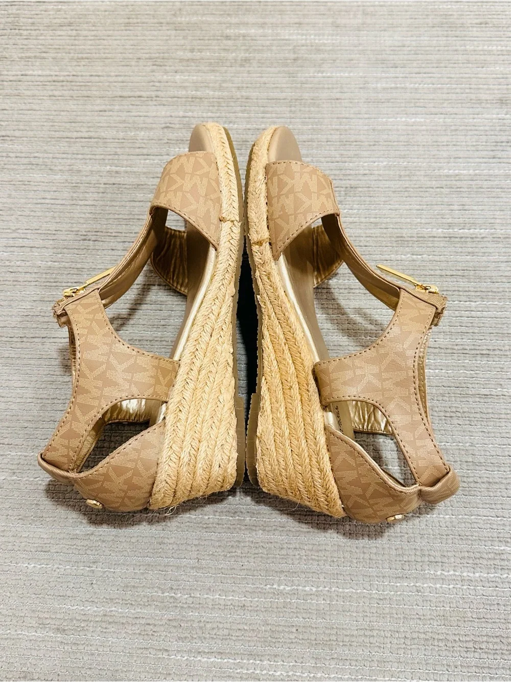NWOTMichael Kors Berkley Girls Kids Wedge Sandals Shoes Size US 4 Youth / EUR 35
